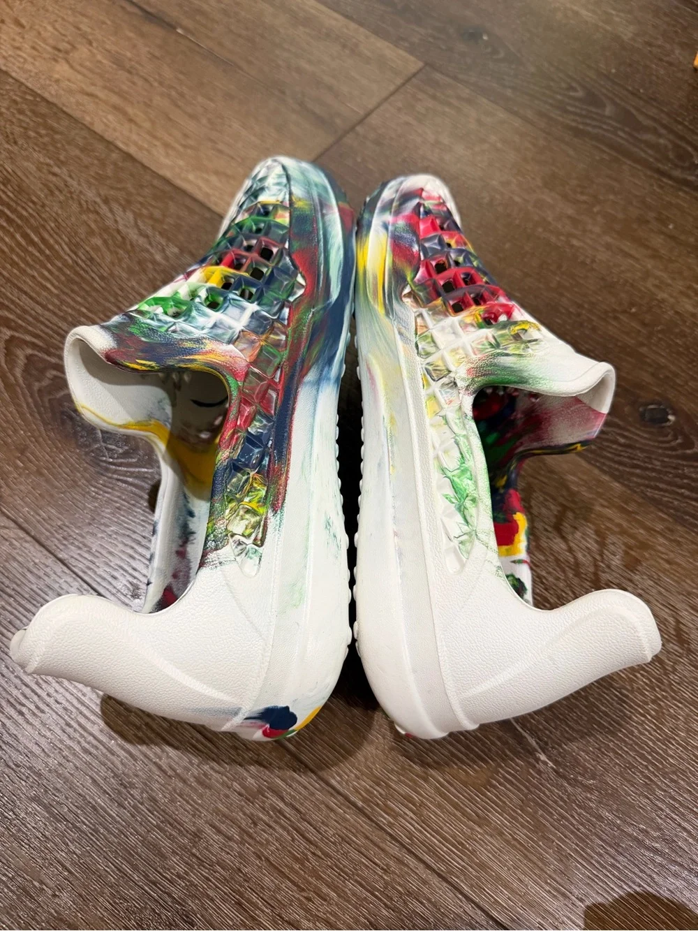 Lusso cloud scenario slip on multi color size  10